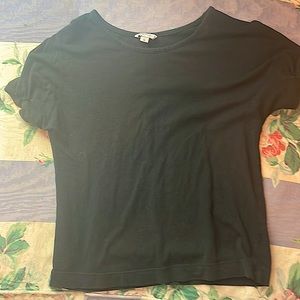 Girls’ Black Shortsleeved T-shirt with scrunched sleeves